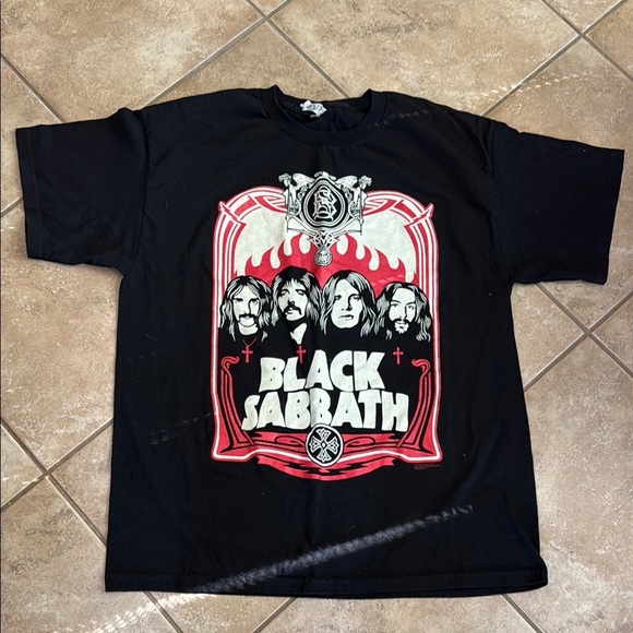 Alstyle Black and Red Short Sleeve Tee with Vintage Graphic - Picture 1 of 2